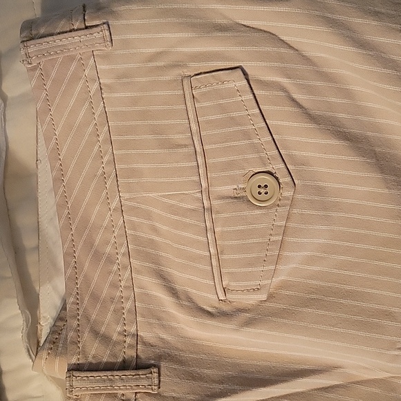 GAP tan with white stripe capris. - Picture 4 of 4